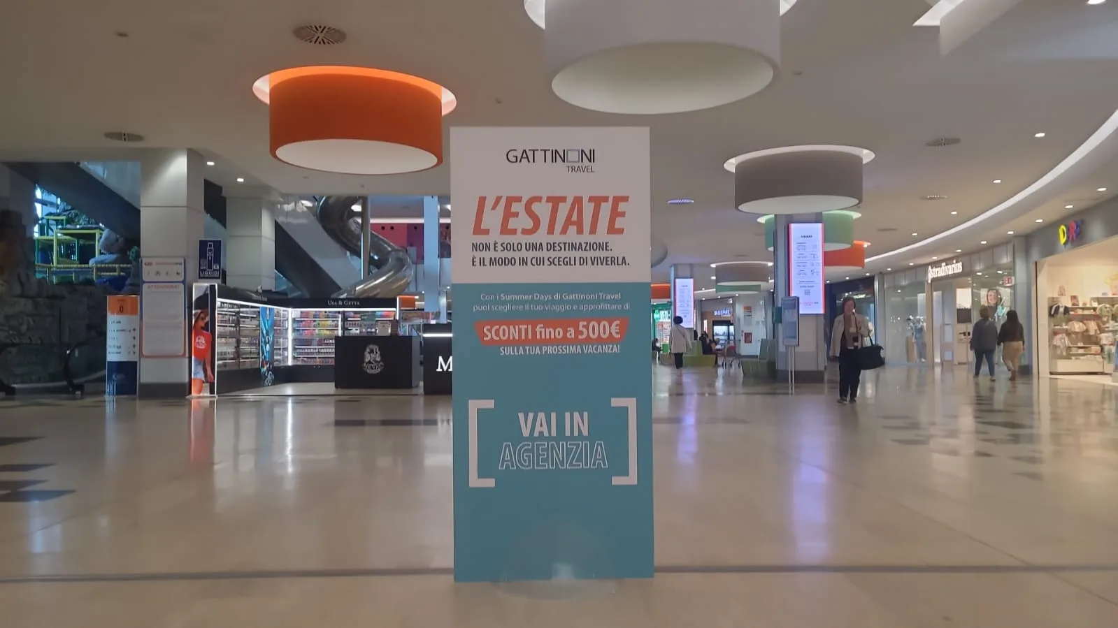 Totem espositivo temporaneo per campagne promozionali in spazio commerciale ad alto traffico: Totem Espositivo Temporaneo, Cremona 2026 | Mediavisual